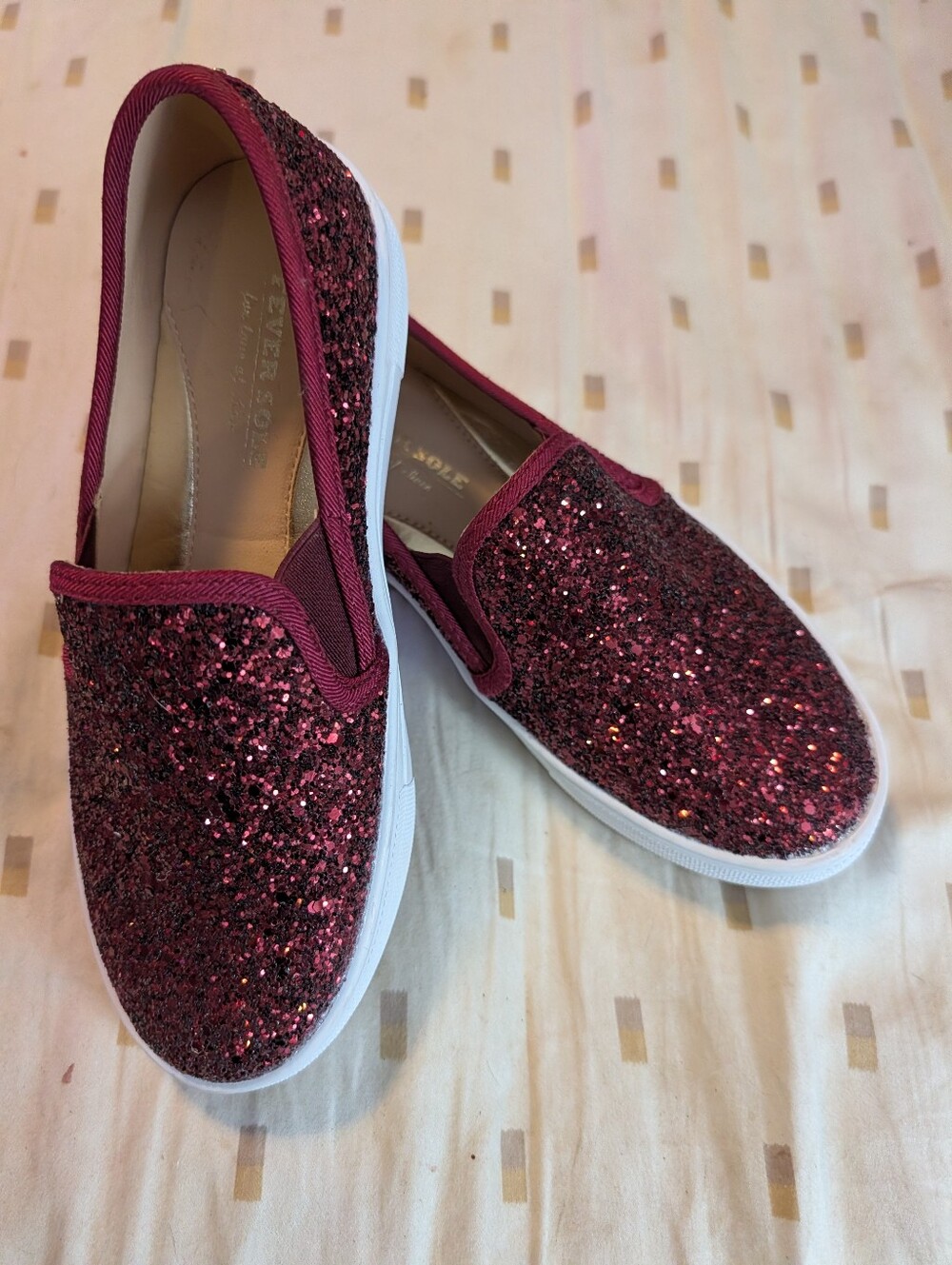 Brand New Fever Sole Women’s Glitter Slip-On Sneakers - Sparkling Burgundy